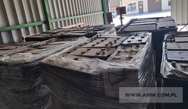 Zużyte baterie i akumulatory ołowiowe (w tym m. in. z podnośników) (kod odpadu 16 06 01*) Uwaga: Ilość odpadu podana łącznie z obudowami które są integralną częścią baterii, do odbioru wraz ze zużytymi bateriami i akumulatorami. 